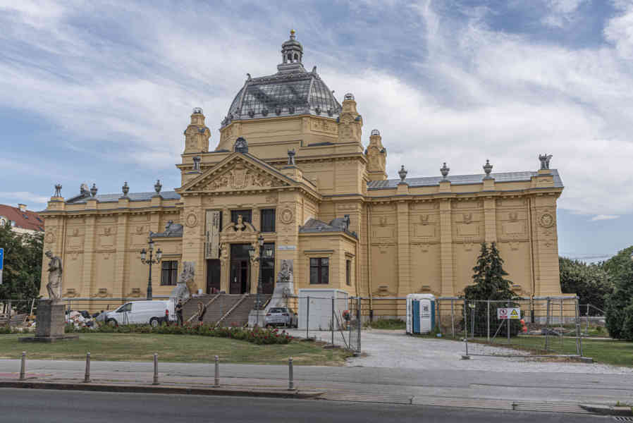 Croacia - Zagreb 36 - Pabellón del Arte.jpg